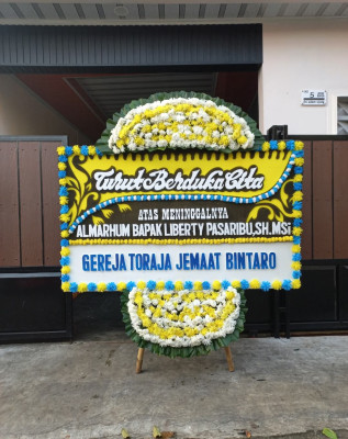 Papan Bunga Duka di Kawedanan